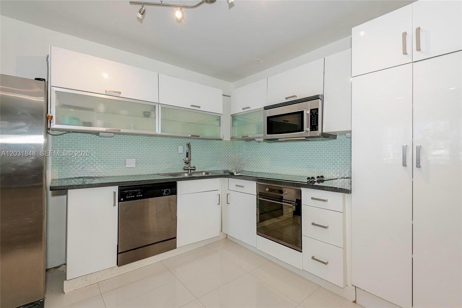 900 Bay Dr #122 5