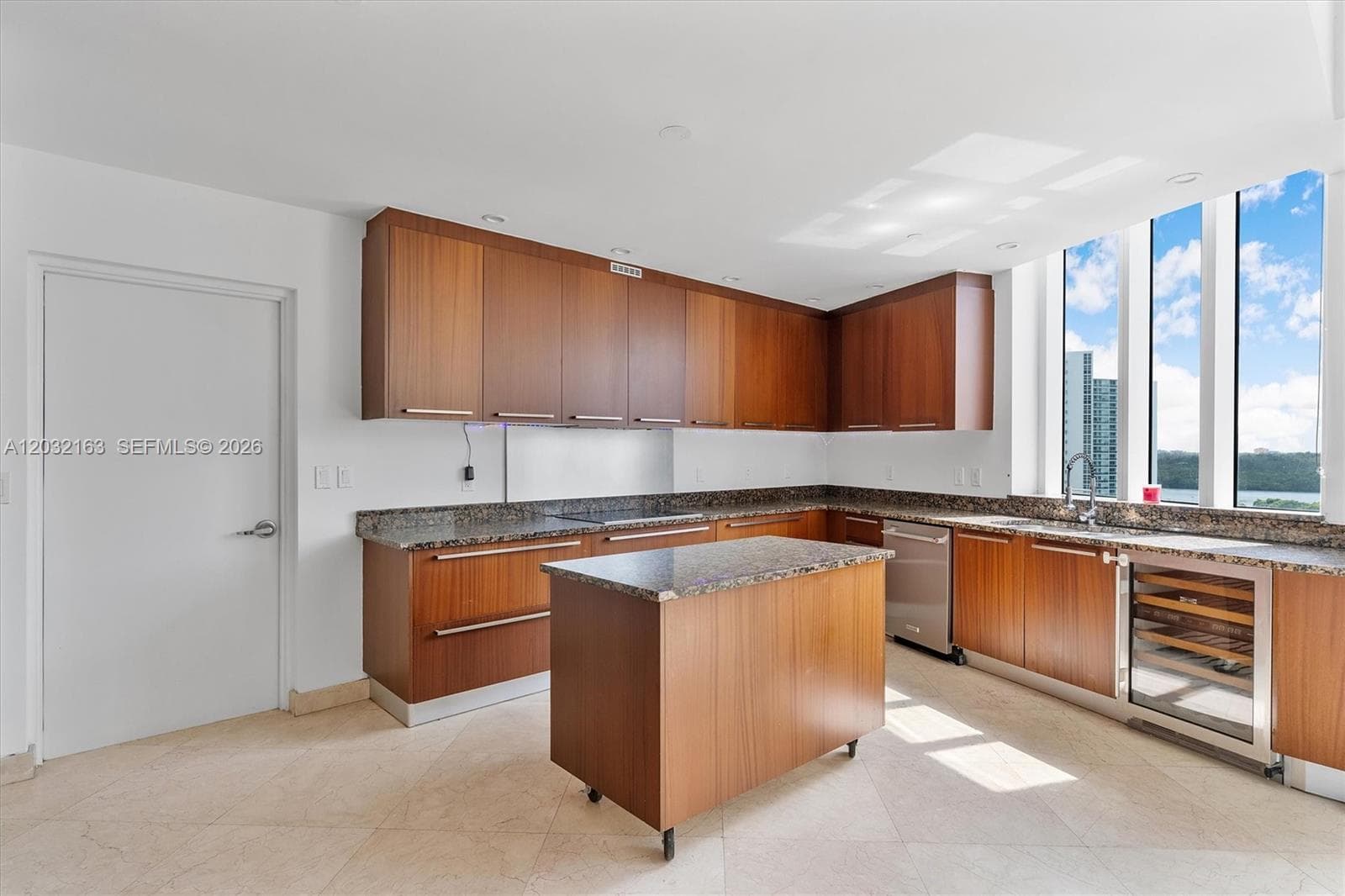 15901 Collins Ave 904 photo 20