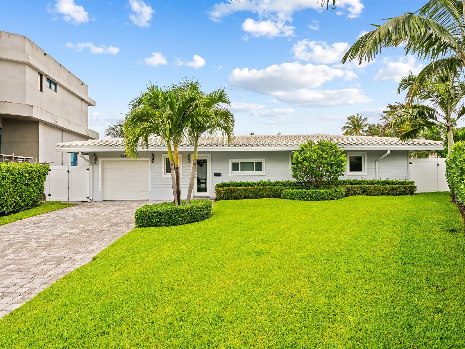 2421 NE 50th Street 2