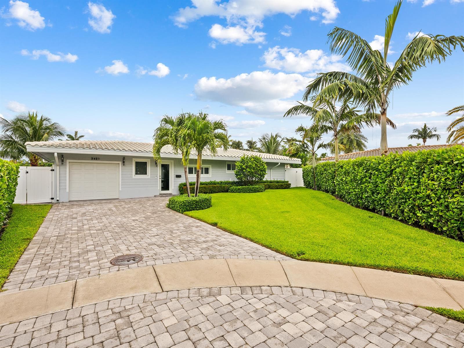 2421 NE 50th Street 1