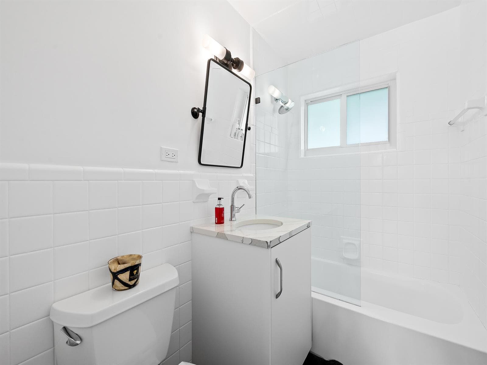 2421 NE 50th Street photo 18