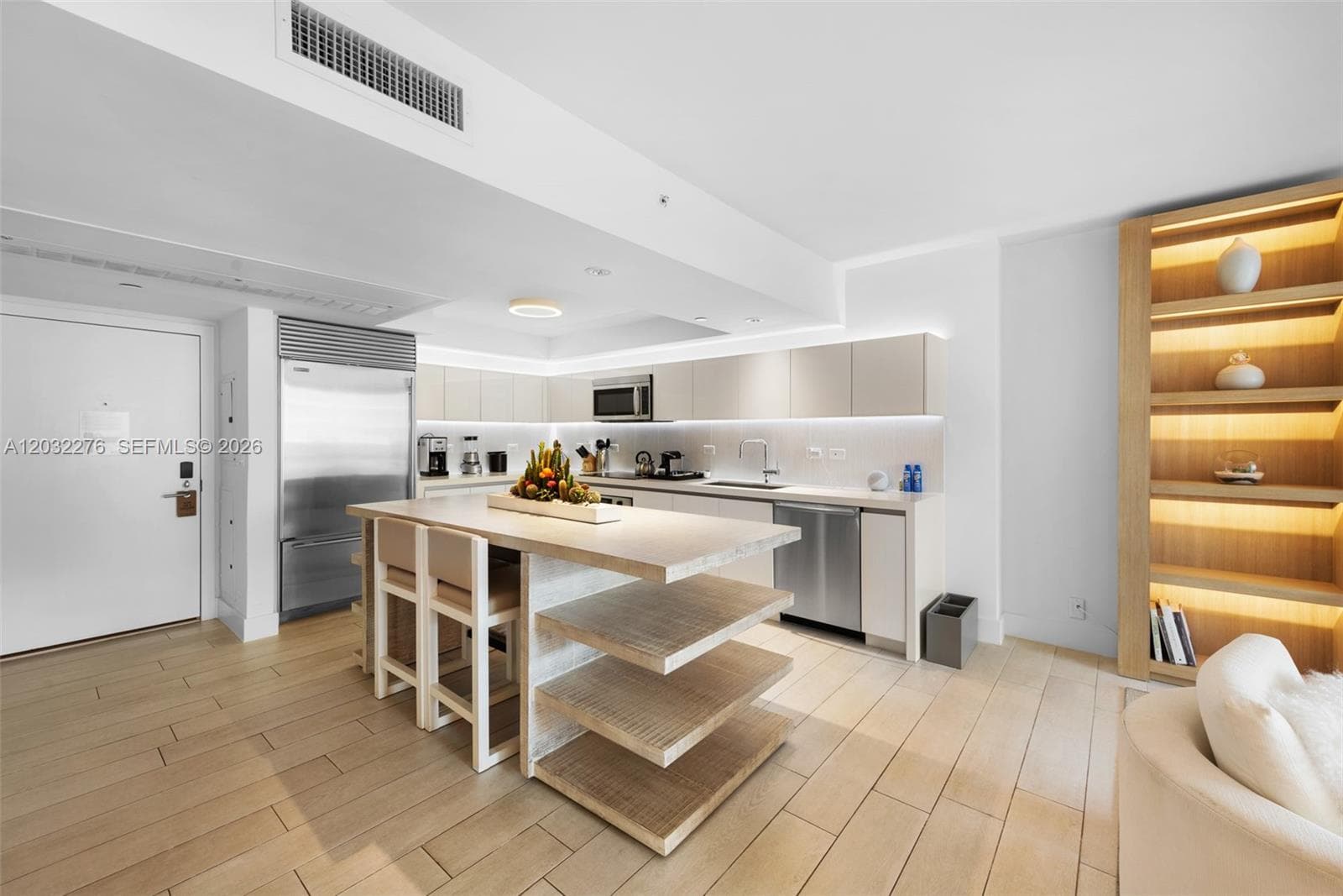 102 24th St 1406 photo 2