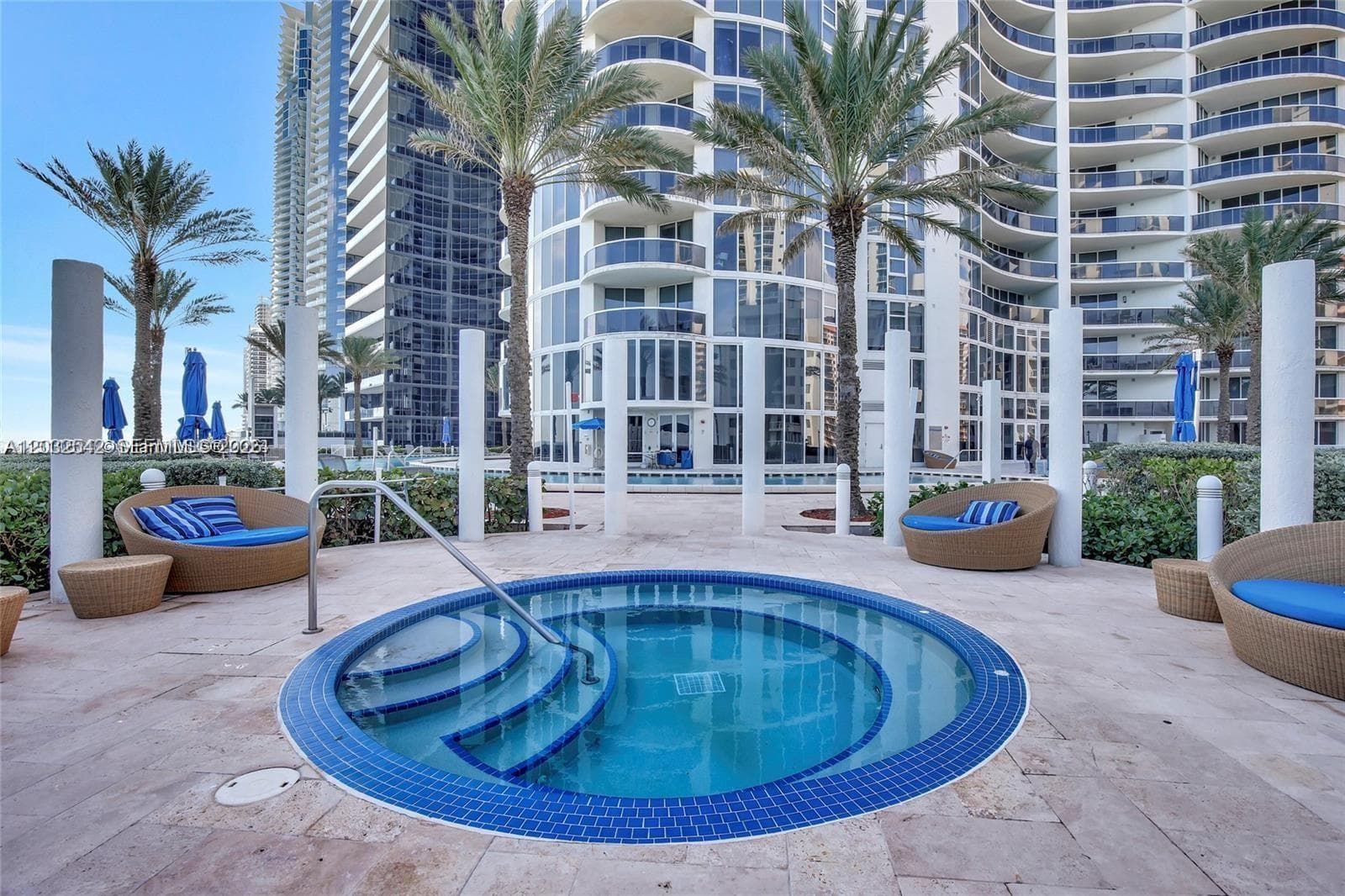 17201 Collins Ave# DEN 1203 photo 2