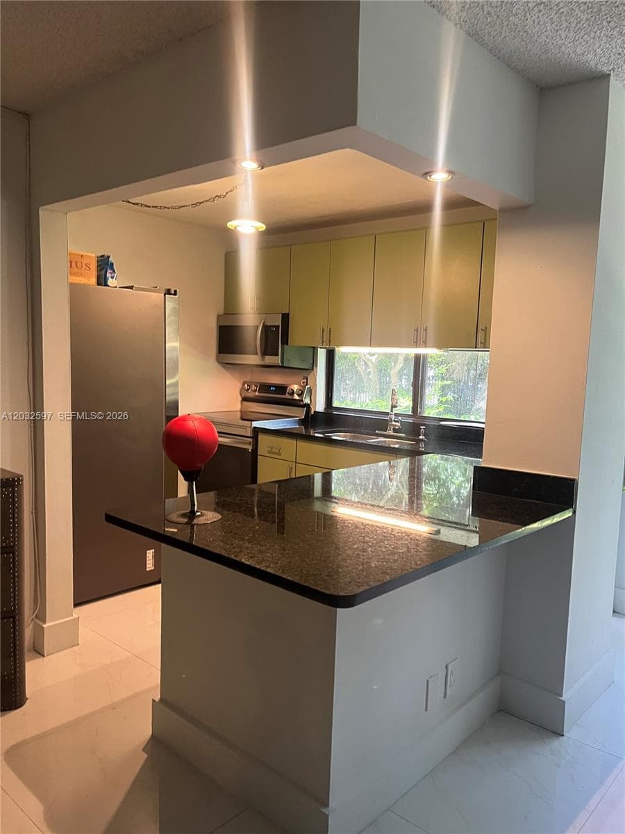17021 N Bay Rd 103 photo 15