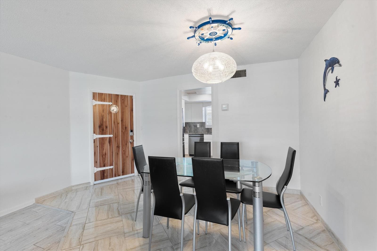 117 Lehane Terrace 210 photo 3