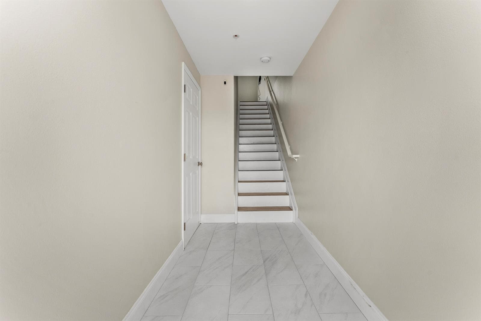 643 Casa Loma Boulevard 4