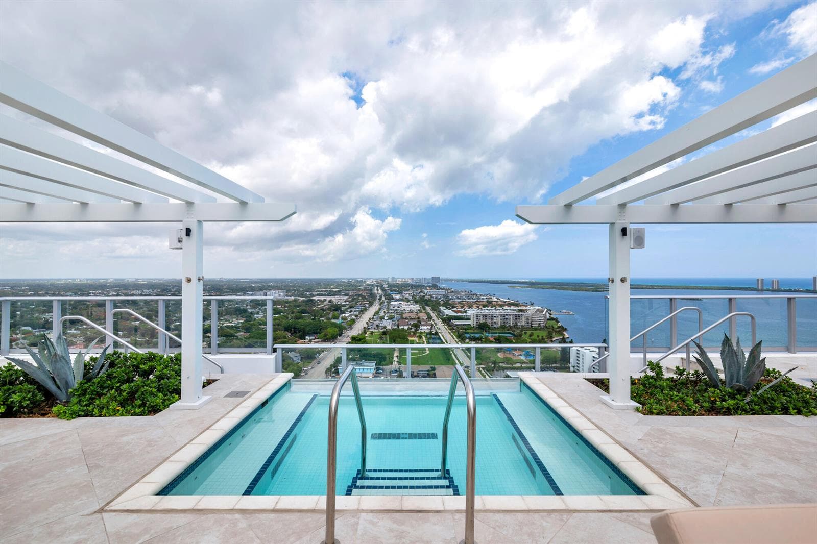 220 Lake Shore Drive 1813 photo 21