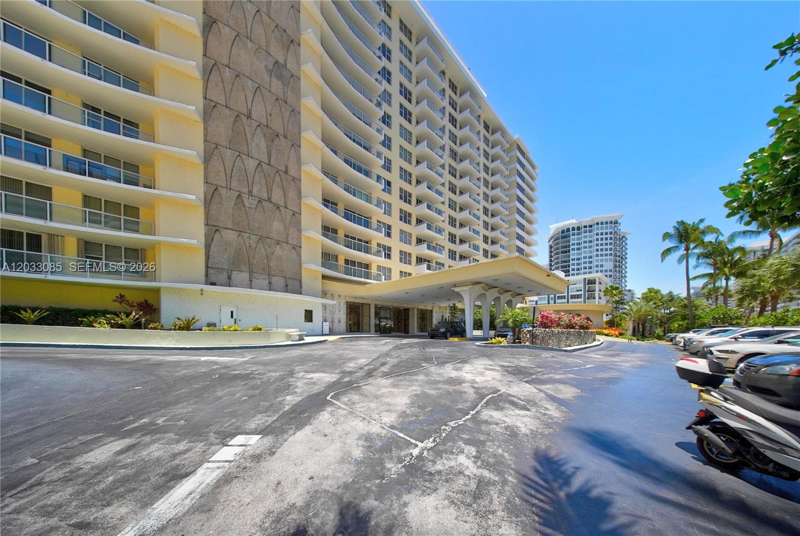 5600 Collins Ave #7W 3
