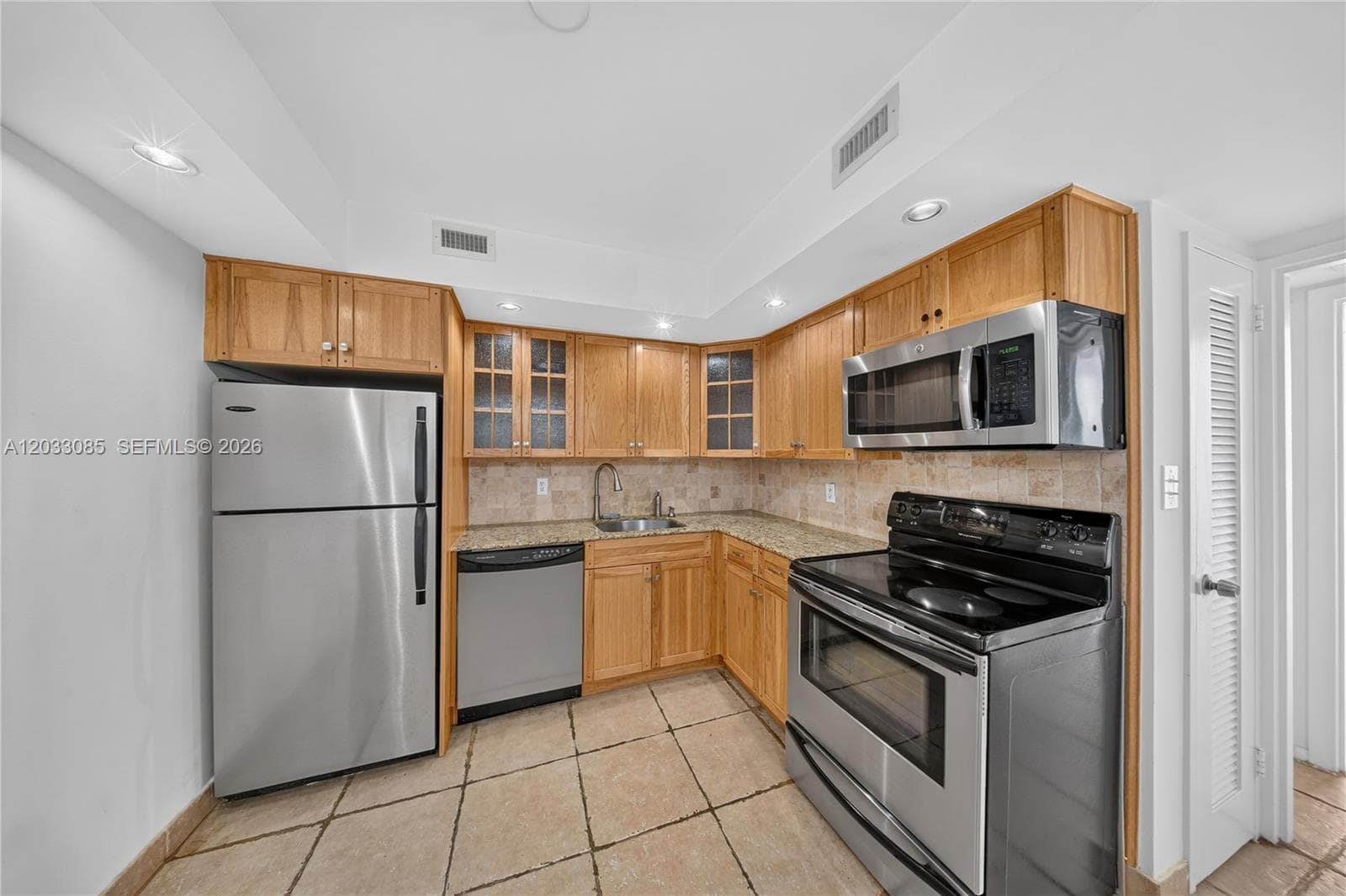 5600 Collins Ave 7W photo 14