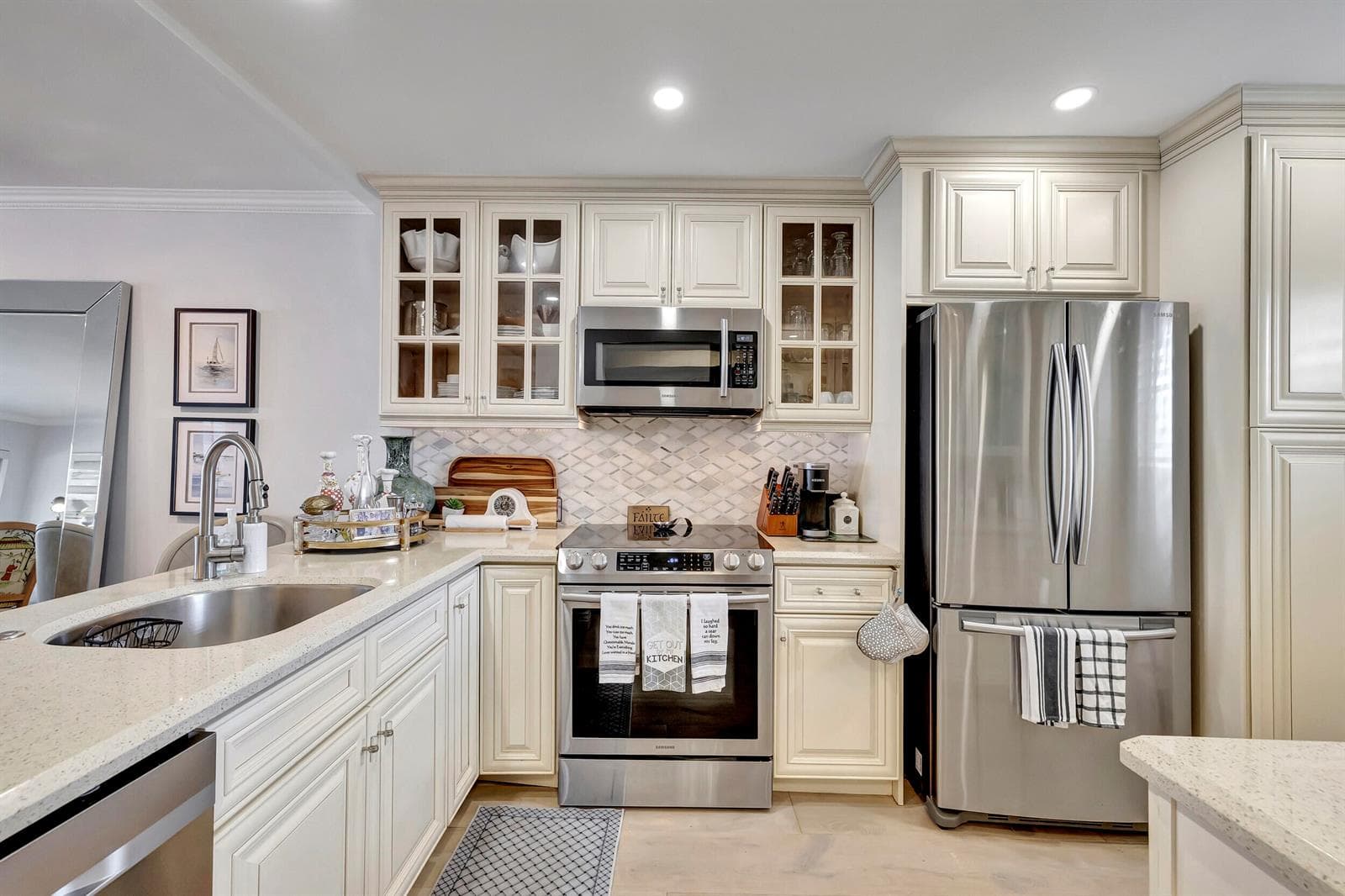 1537 E Hillsboro Boulevard #239 4