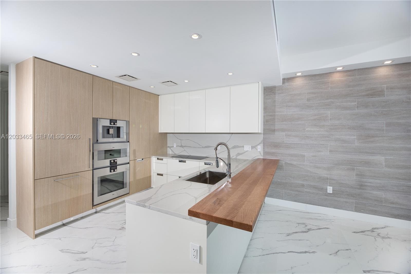 15701 E COLLINS 1403 photo 12