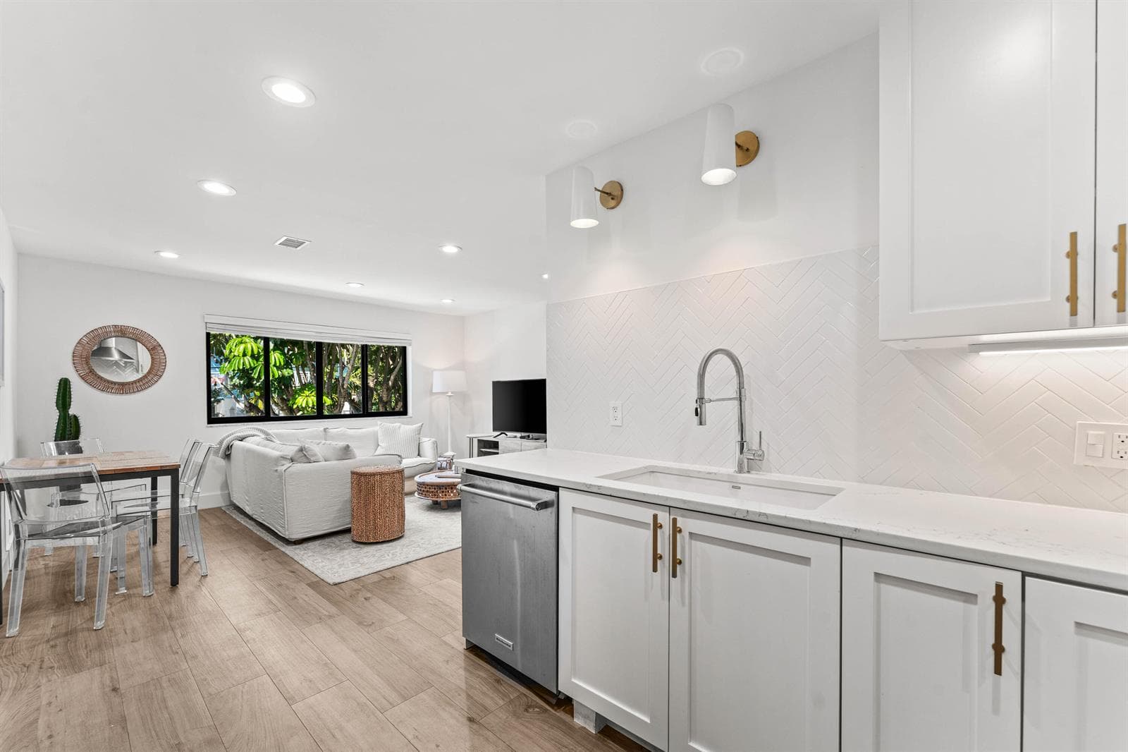 250 S Ocean Boulevard #279 4