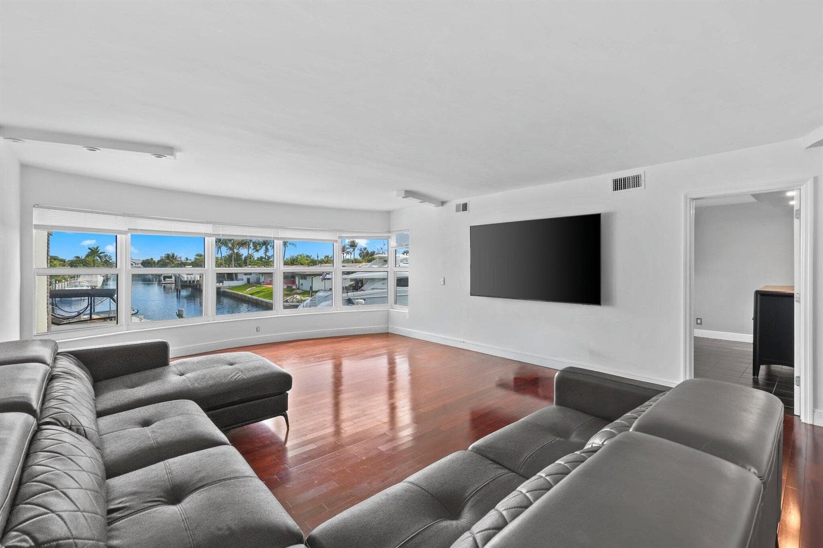 3121 NE 51st Street #204e 4