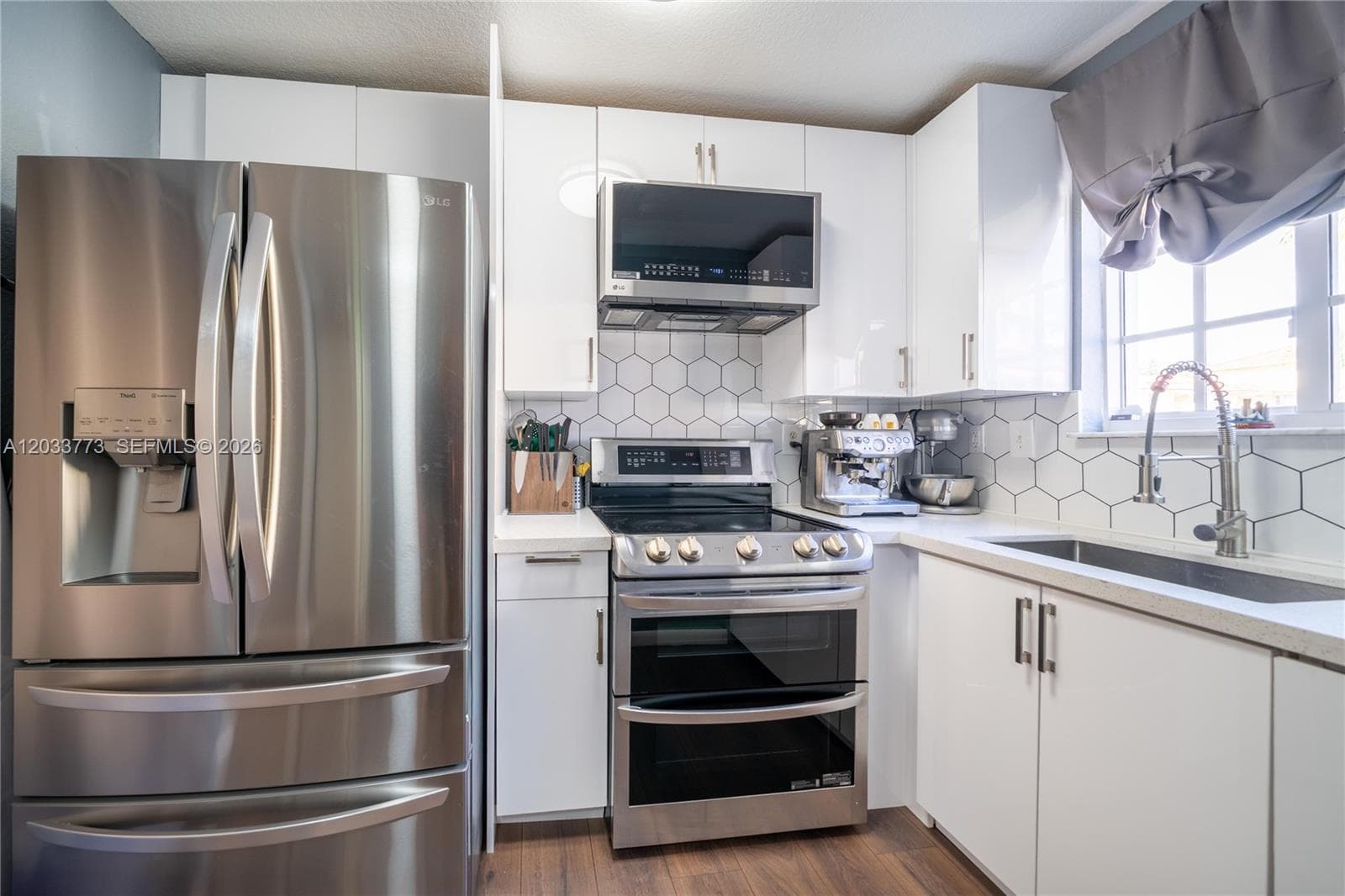 2040 NE 167 th 3-128 photo 7