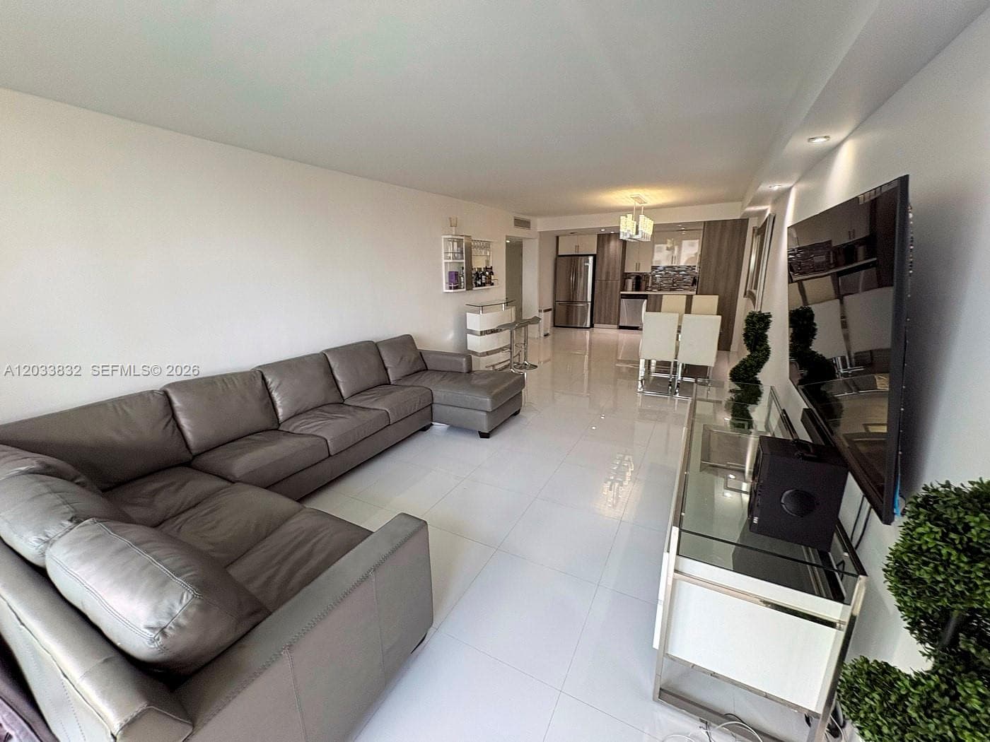 19380 Collins Ave 827 photo 13