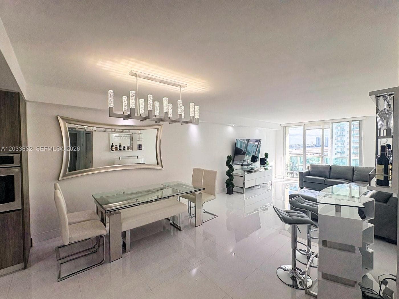 19380 Collins Ave 827 photo 4