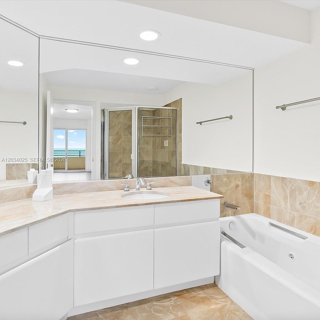 888 Brickell Key Dr 2510 photo 15