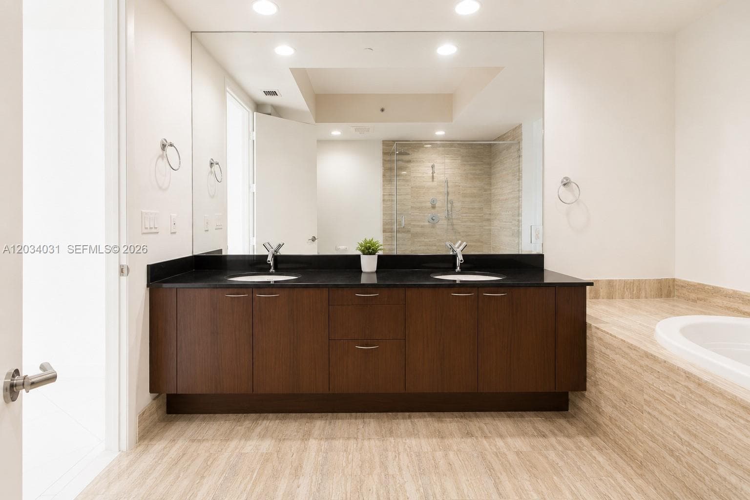 15901 Collins Ave 403 photo 13