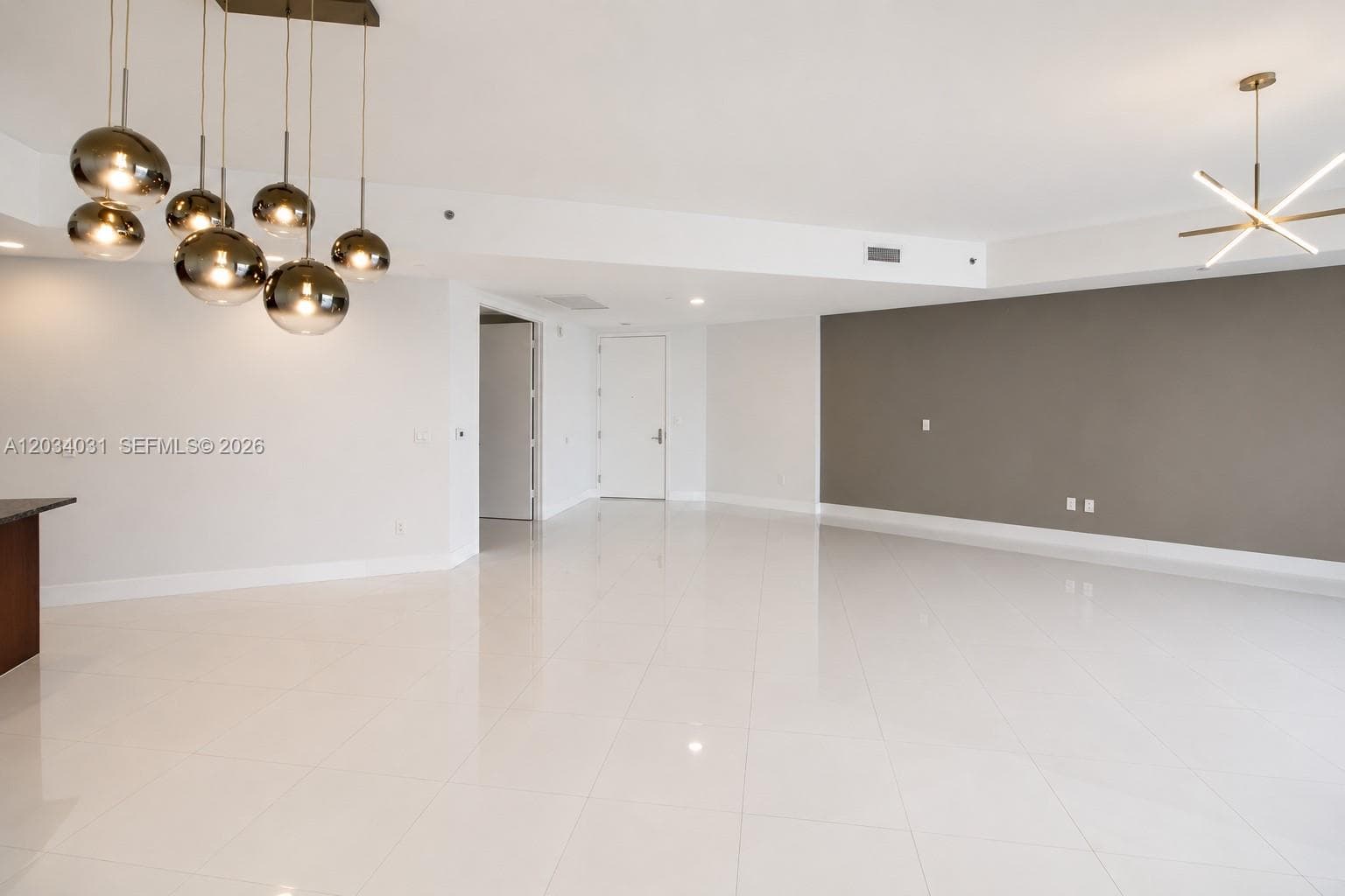 15901 Collins Ave 403 photo 3