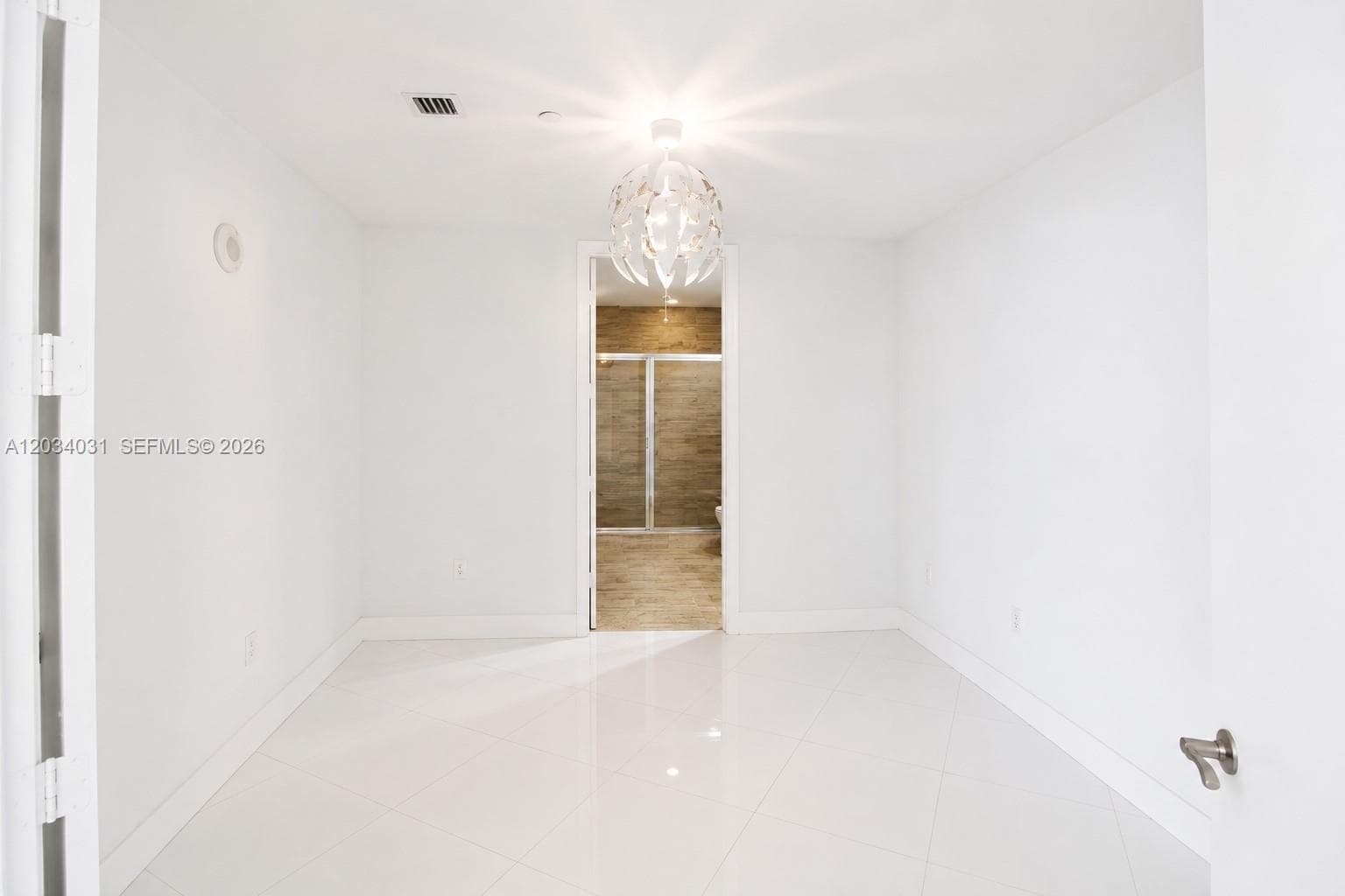 15901 Collins Ave 403 photo 10