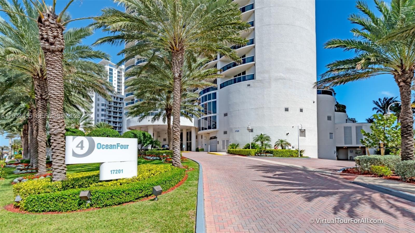 17201 Collins Ave 1508 photo 2