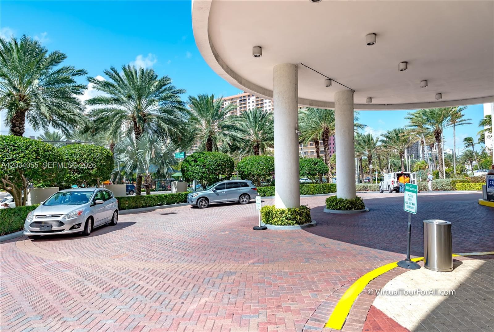 17201 Collins Ave 1508 photo 3