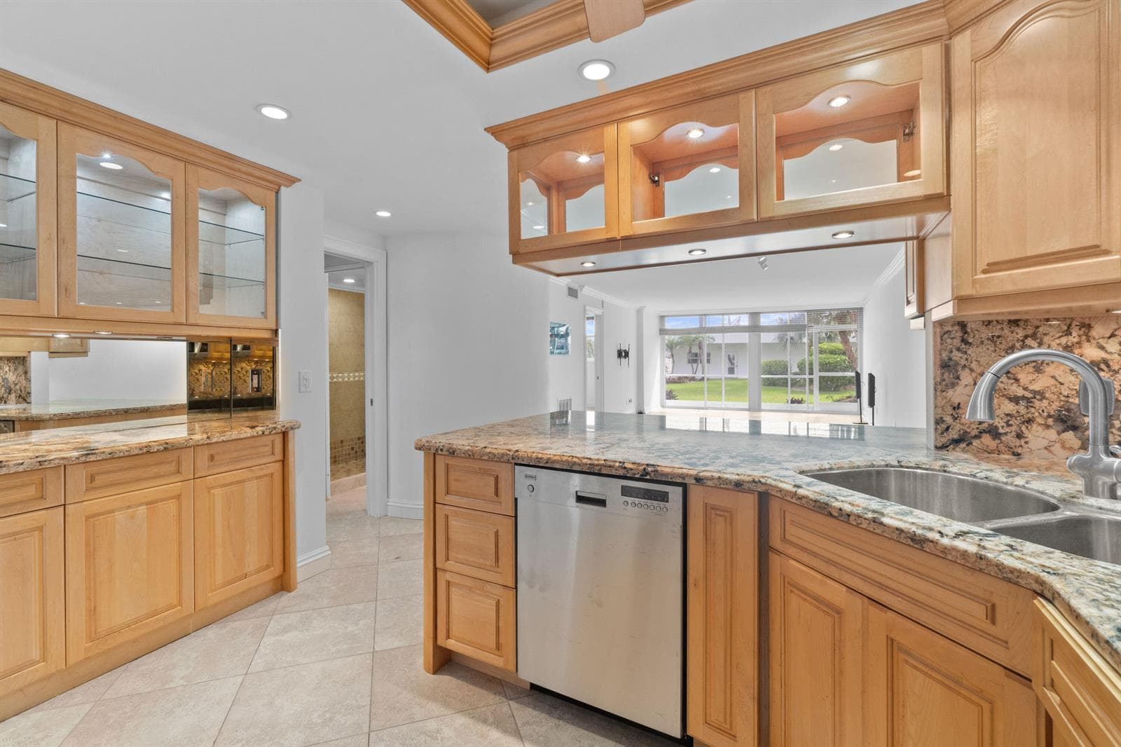 2731 NE 14th St Causeway #115 4