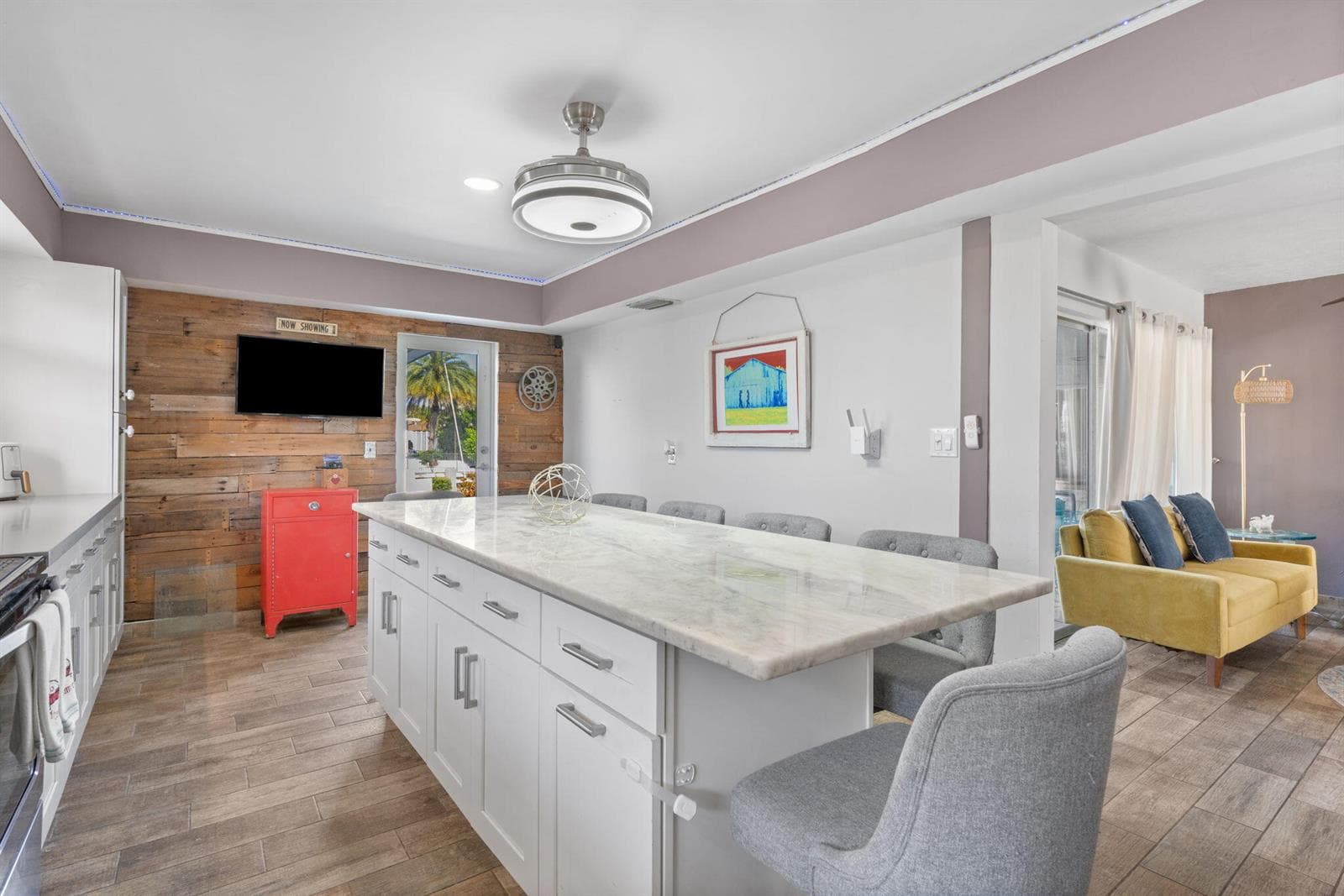 240 SE 2nd Avenue 4