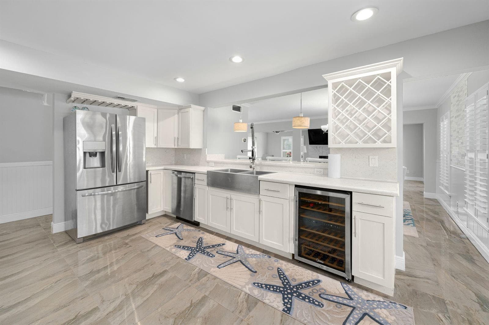 121 Queen Eugenia Court photo 14