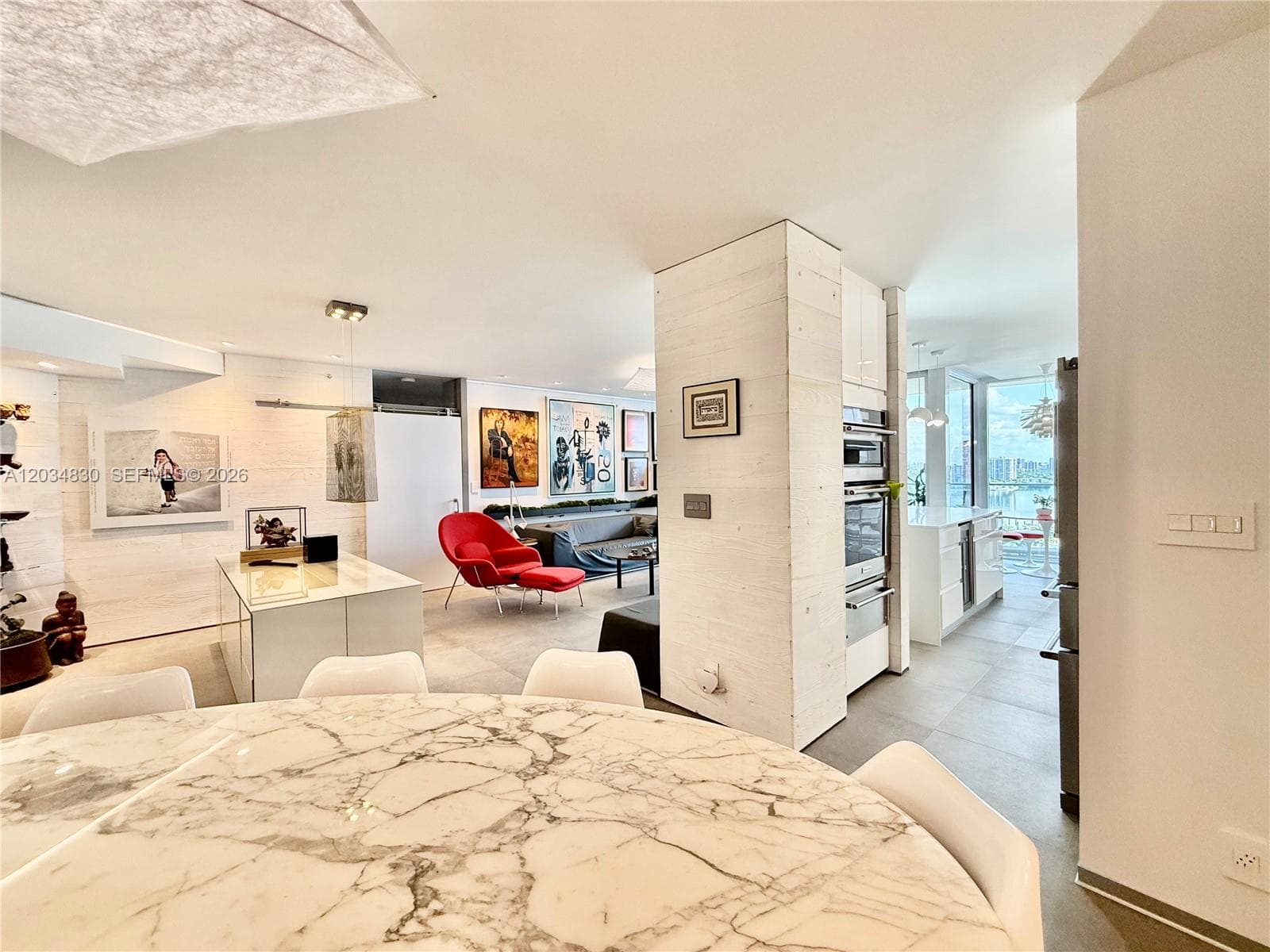 2800 Island Blvd 1803 photo 11
