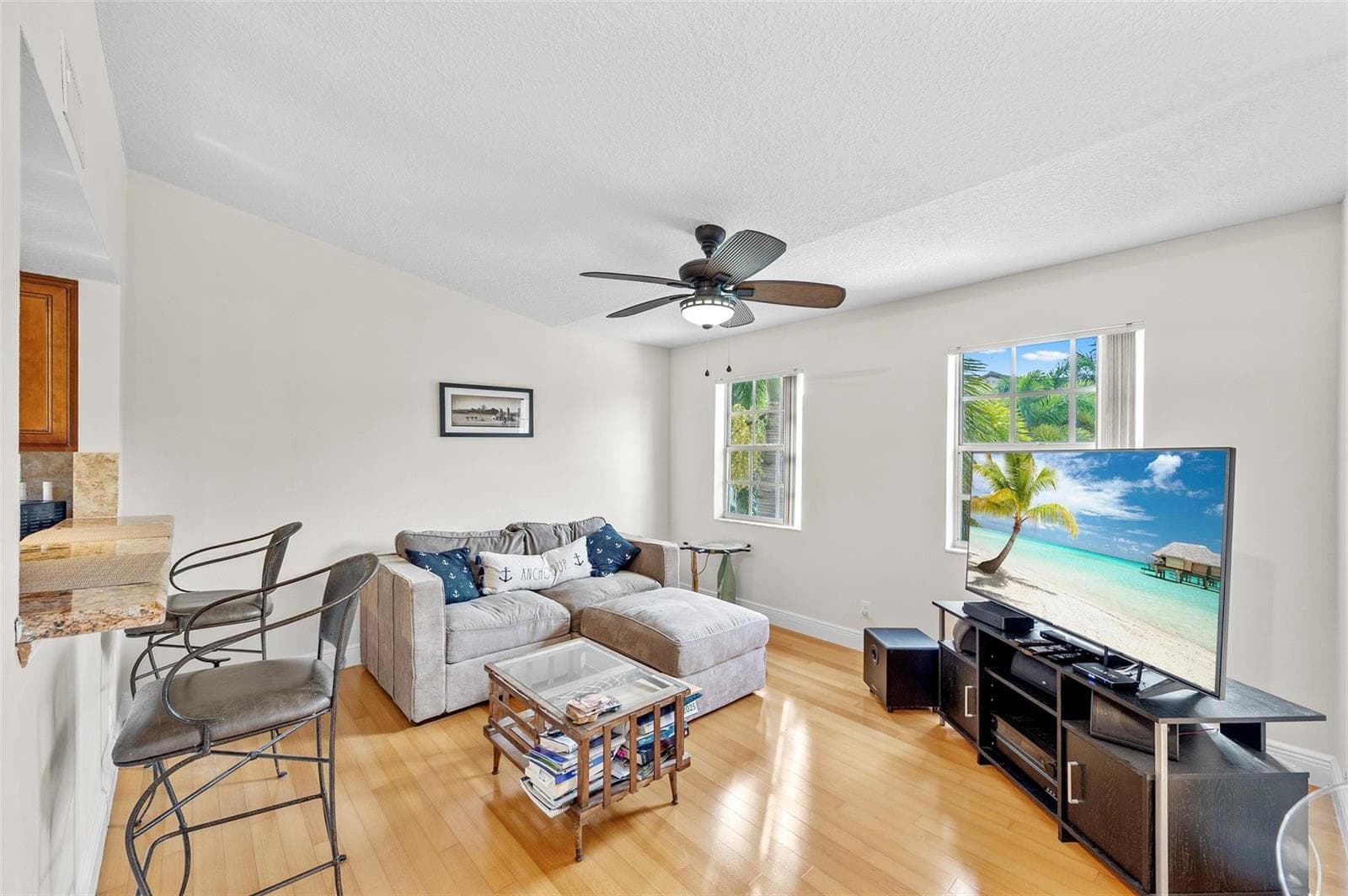 1035 Lake Shore Drive #105 4