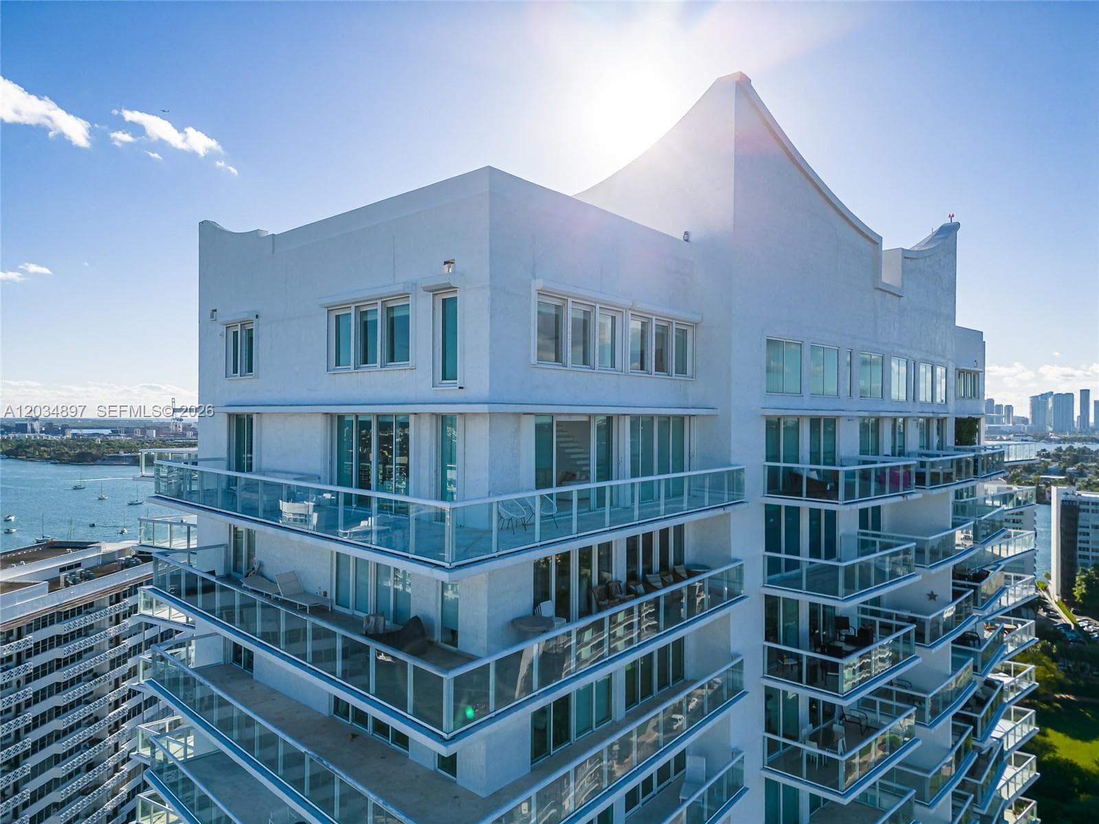 10 Venetian Way PH04 photo 15