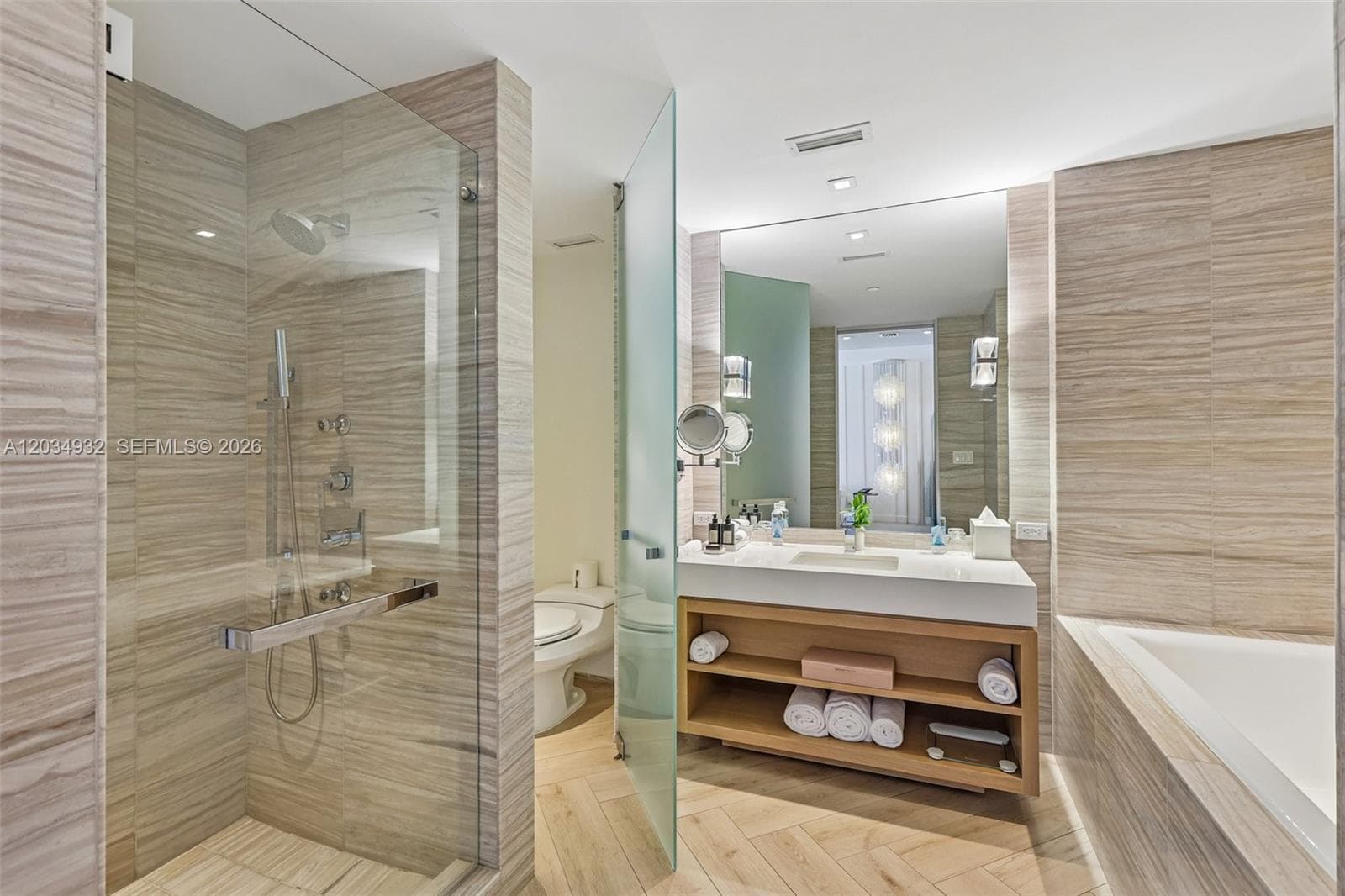 2201 Collins Ave 1019 photo 17
