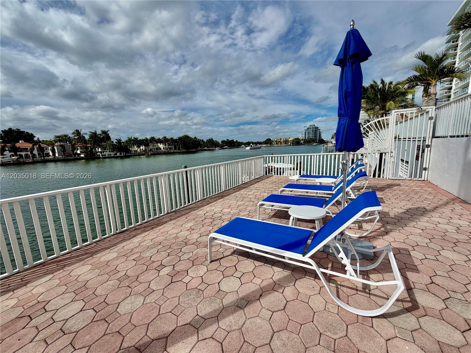 5700 Collins Ave #14M 3