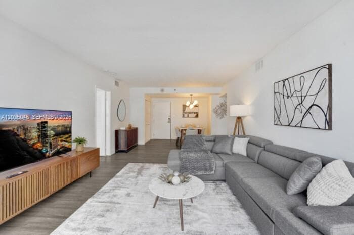 5225 Collins Ave #1606 2