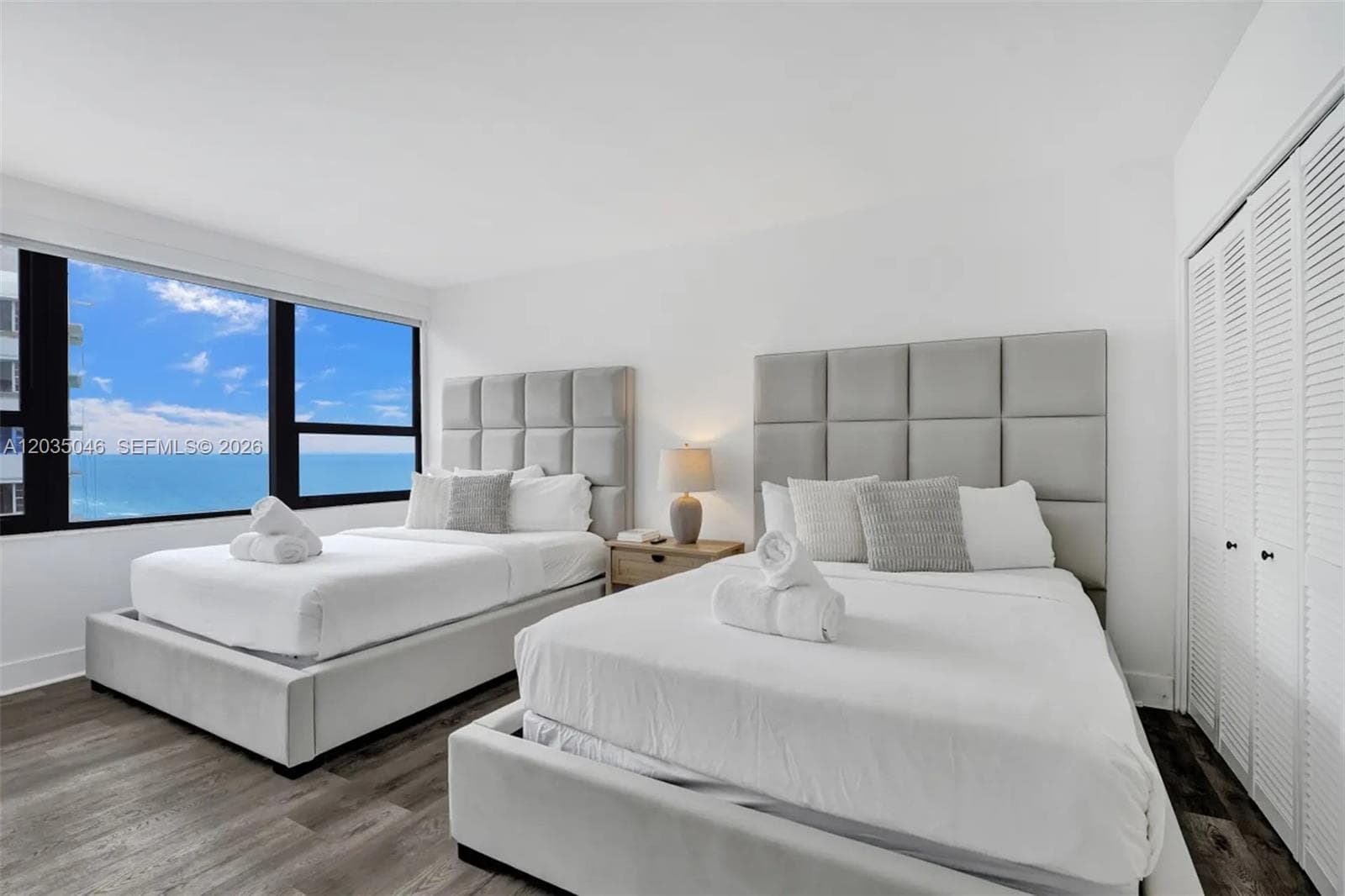 5225 Collins Ave #1606 5