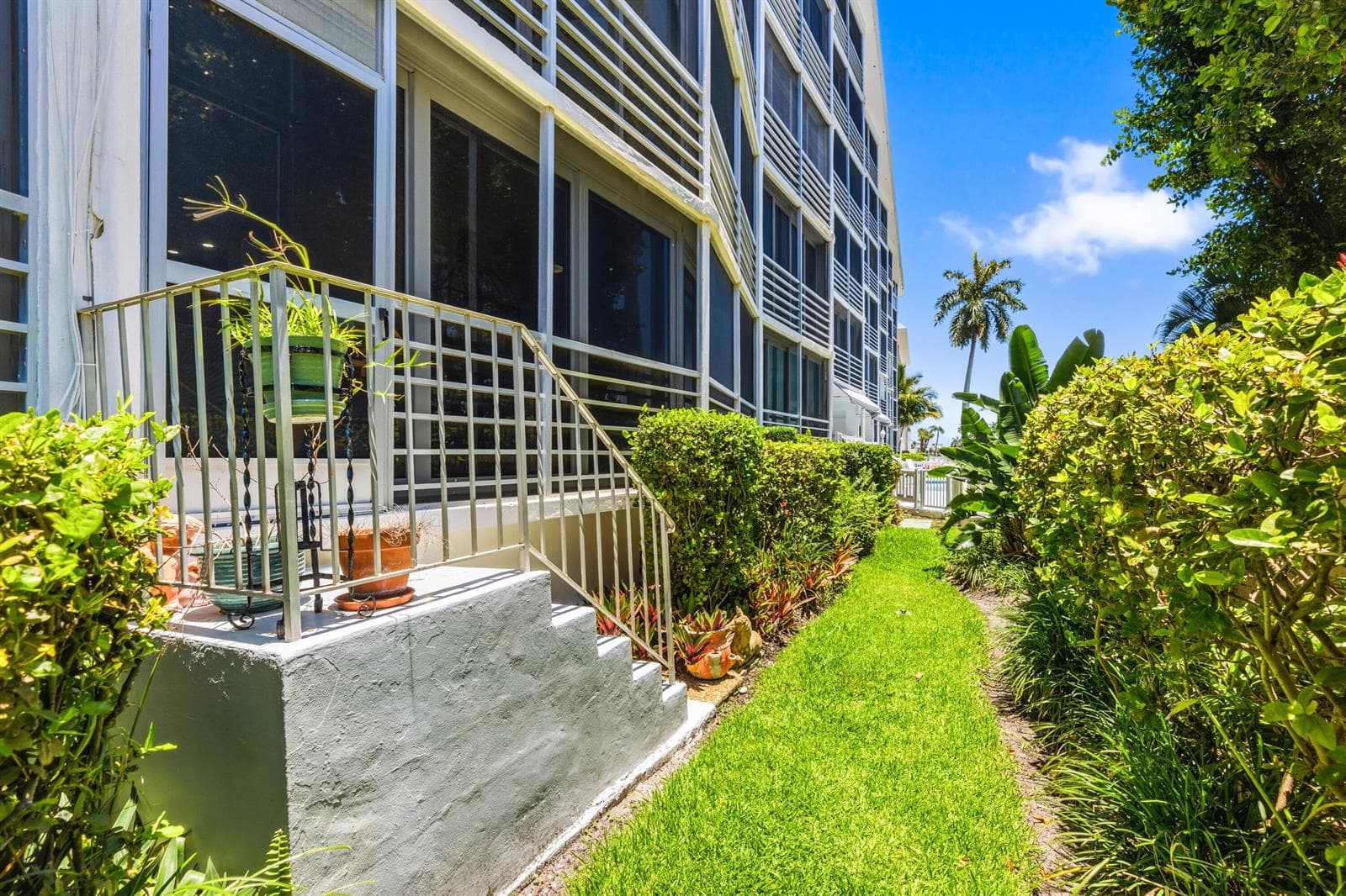 3050 NE 47th Court #107 3