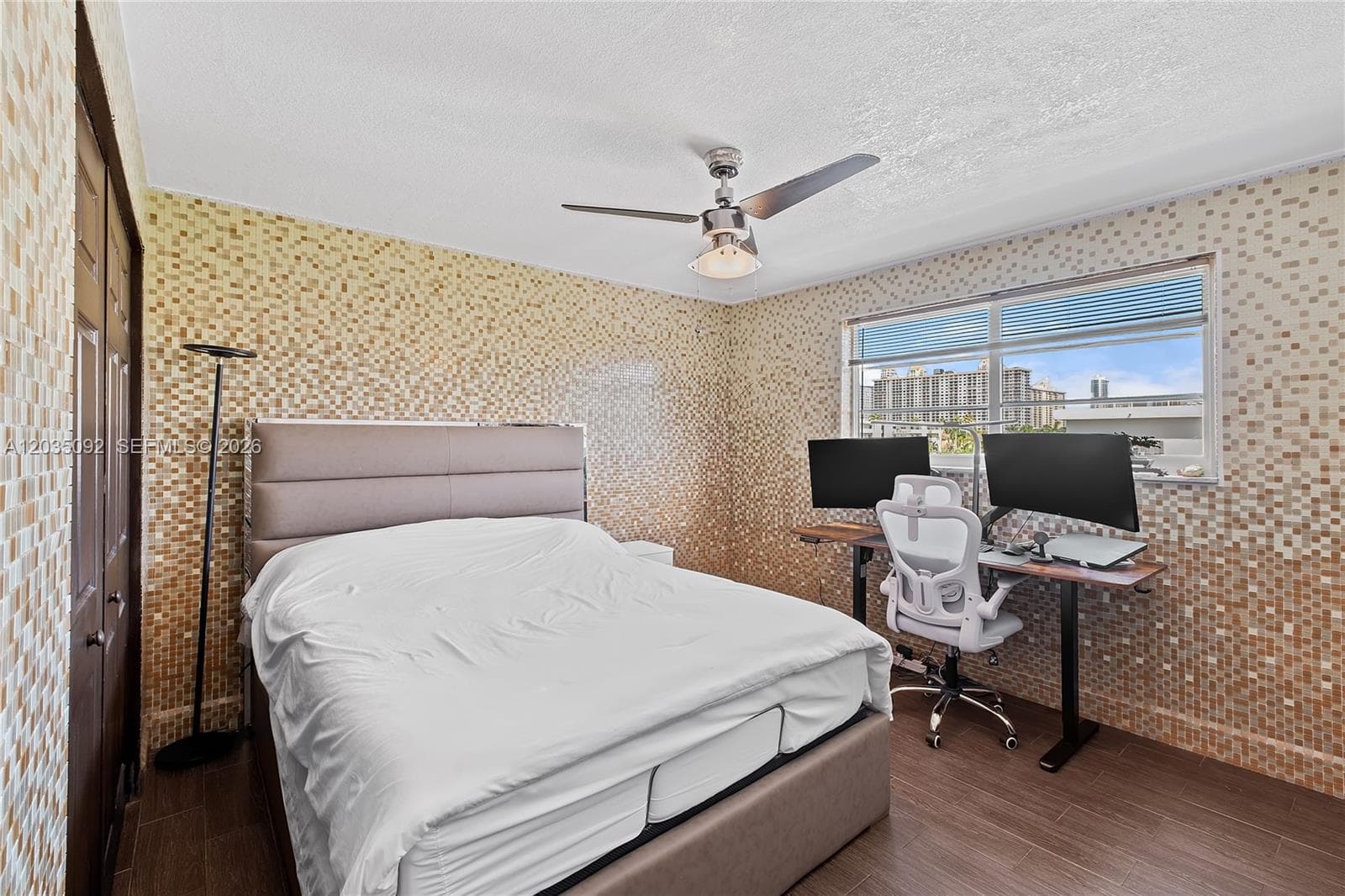 3665 NE 167th St 409 photo 16