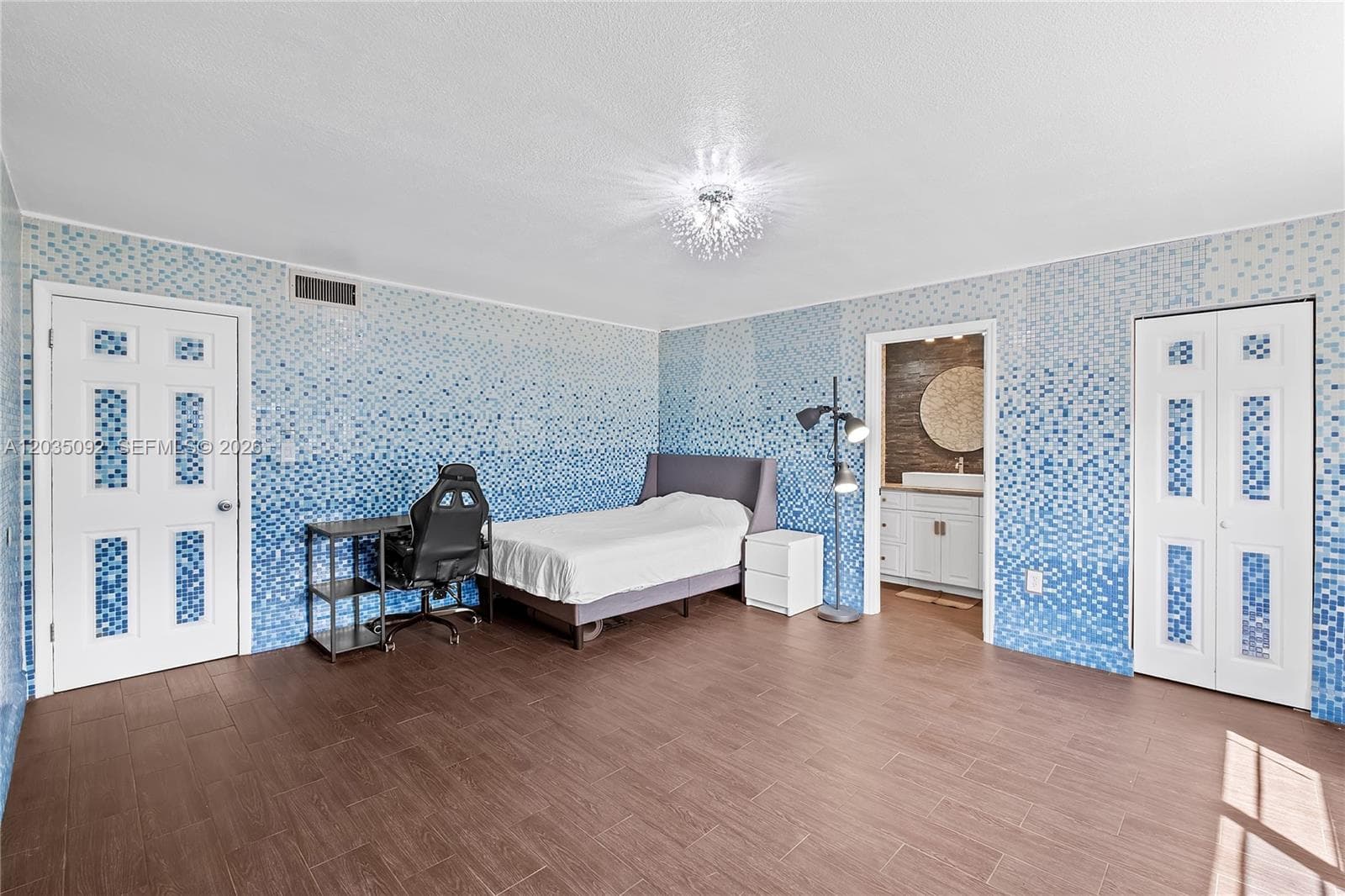 3665 NE 167th St 409 photo 10
