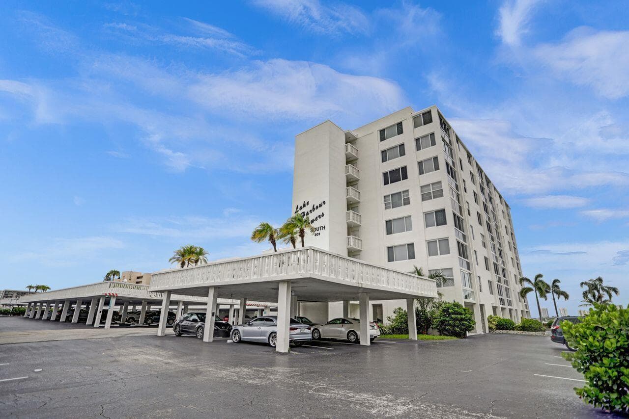301 Lake Shore Drive #809 3