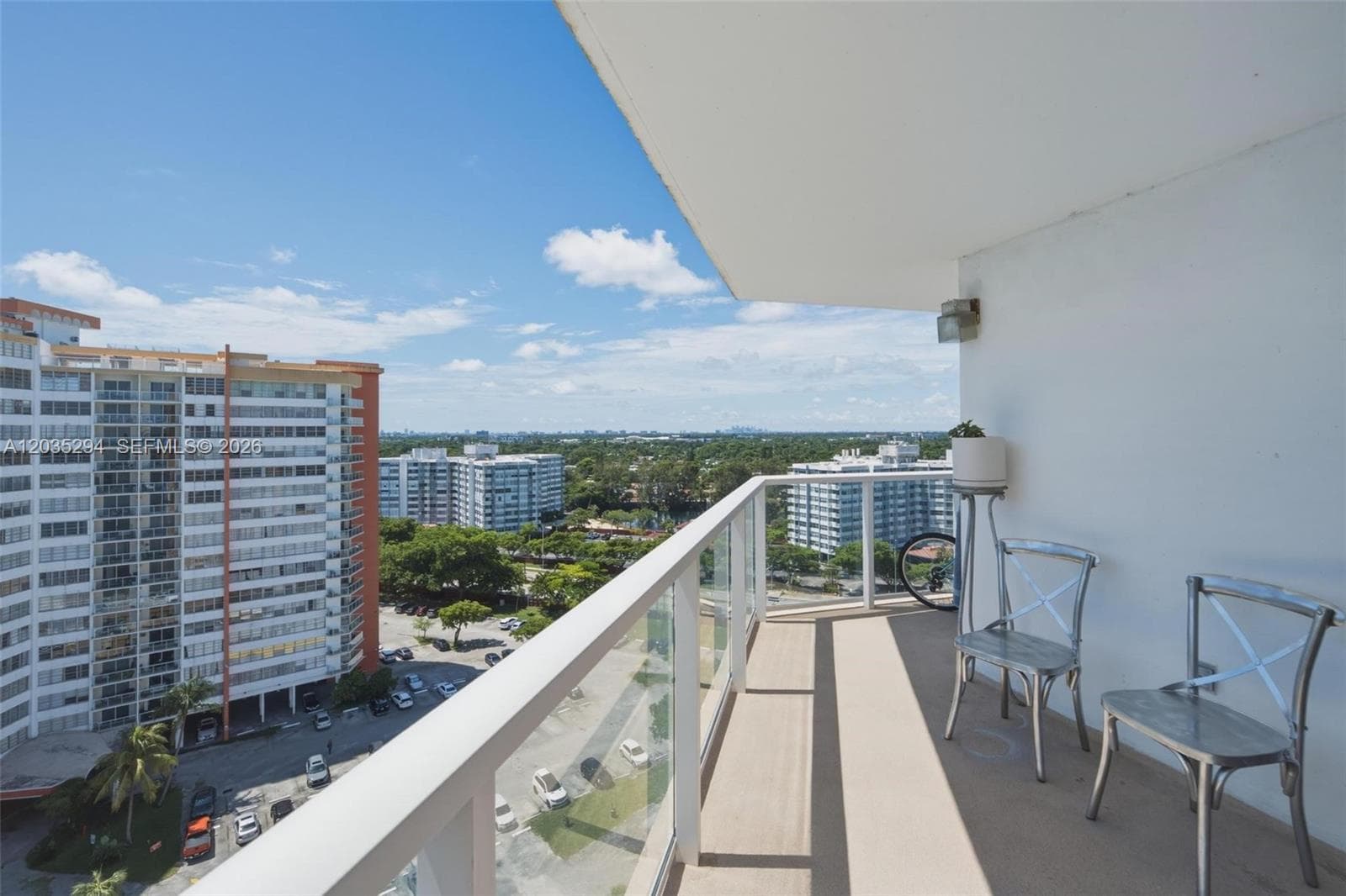 1301 NE Miami Gardens Dr 1515W photo 3