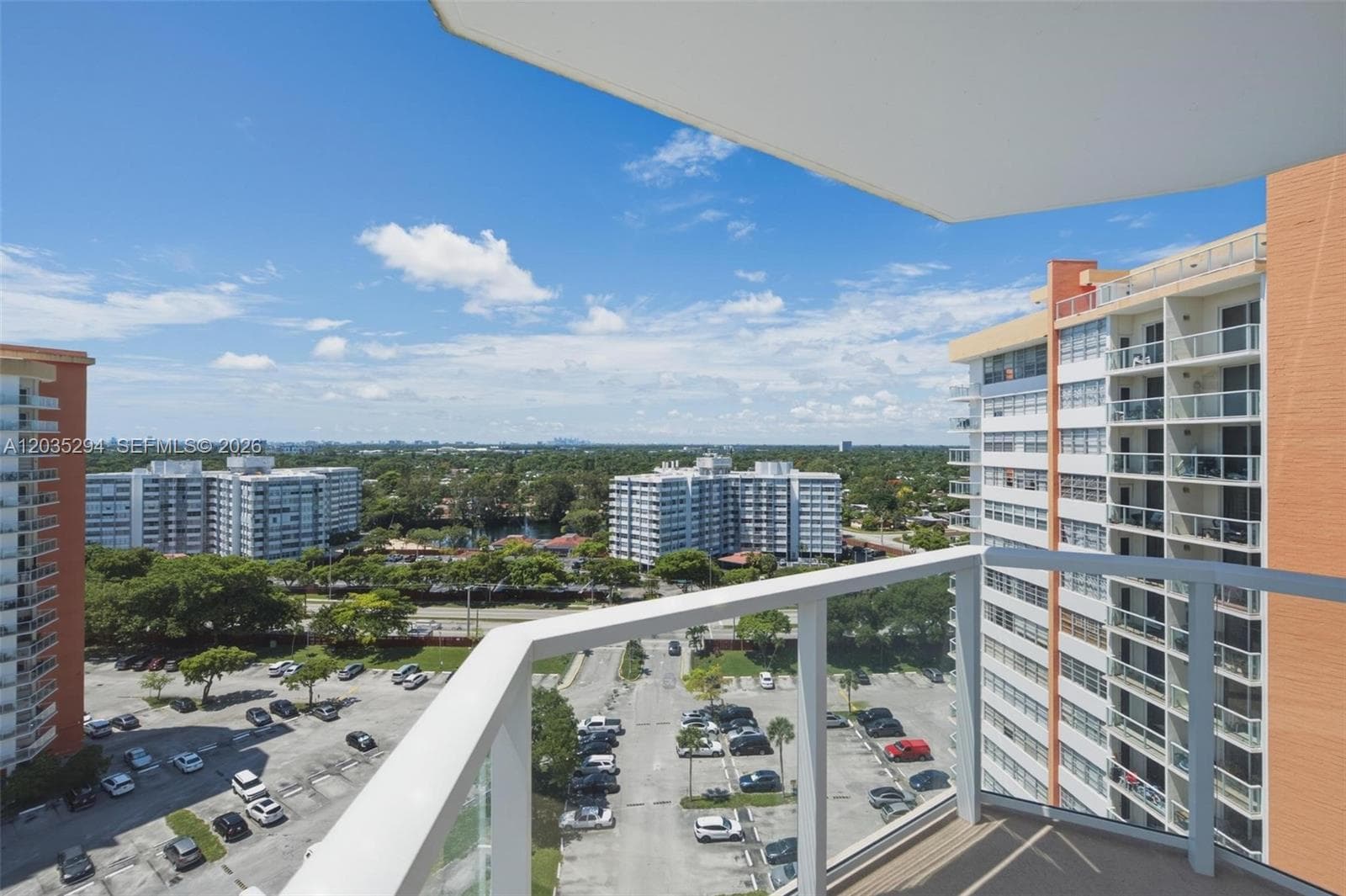 1301 NE Miami Gardens Dr 1515W photo 4