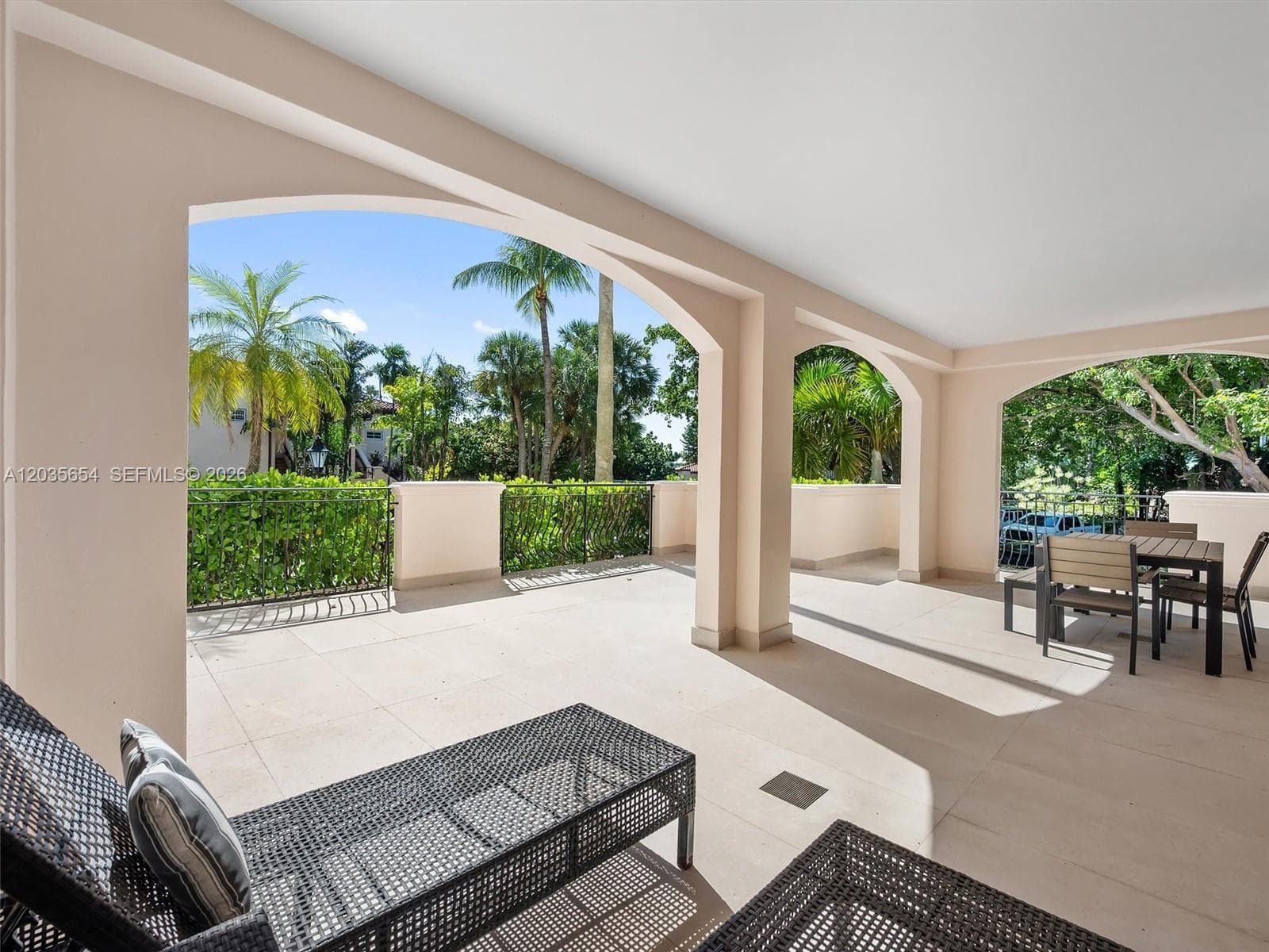 19116 Fisher Island Dr #19116 2