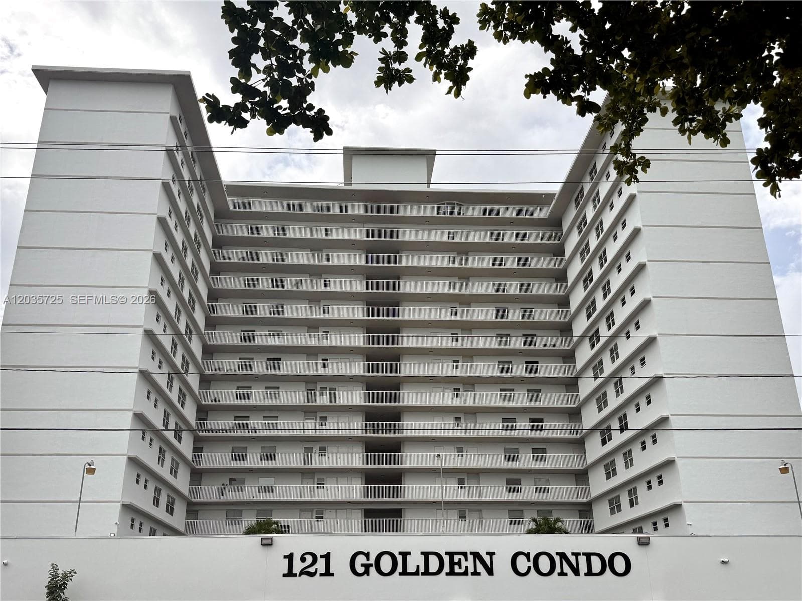 121 Golden Isles Dr #904 3