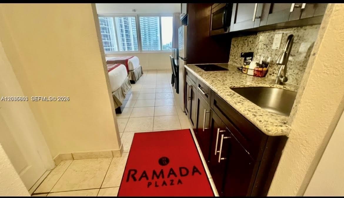19201 Collins Ave 942 photo 12