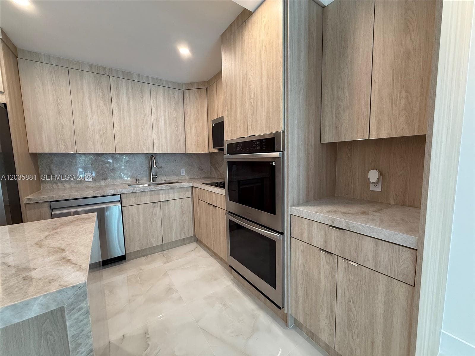 19390 Collins Ave 224 photo 11