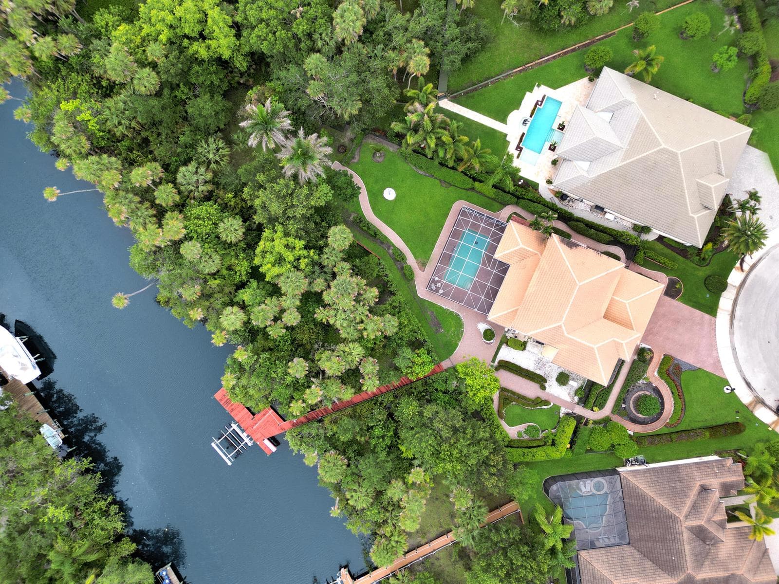 299 SW Lost River Road 3