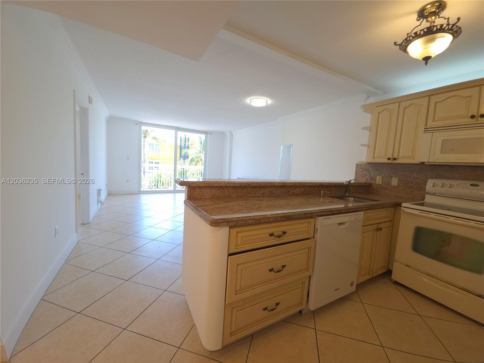 401 Ocean Dr 304 photo 2