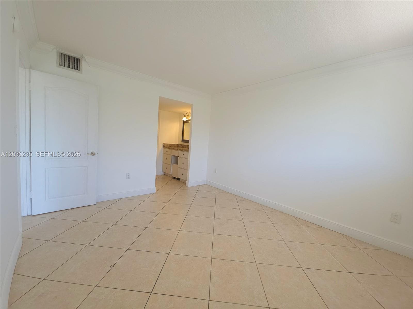 401 Ocean Dr 304 photo 10