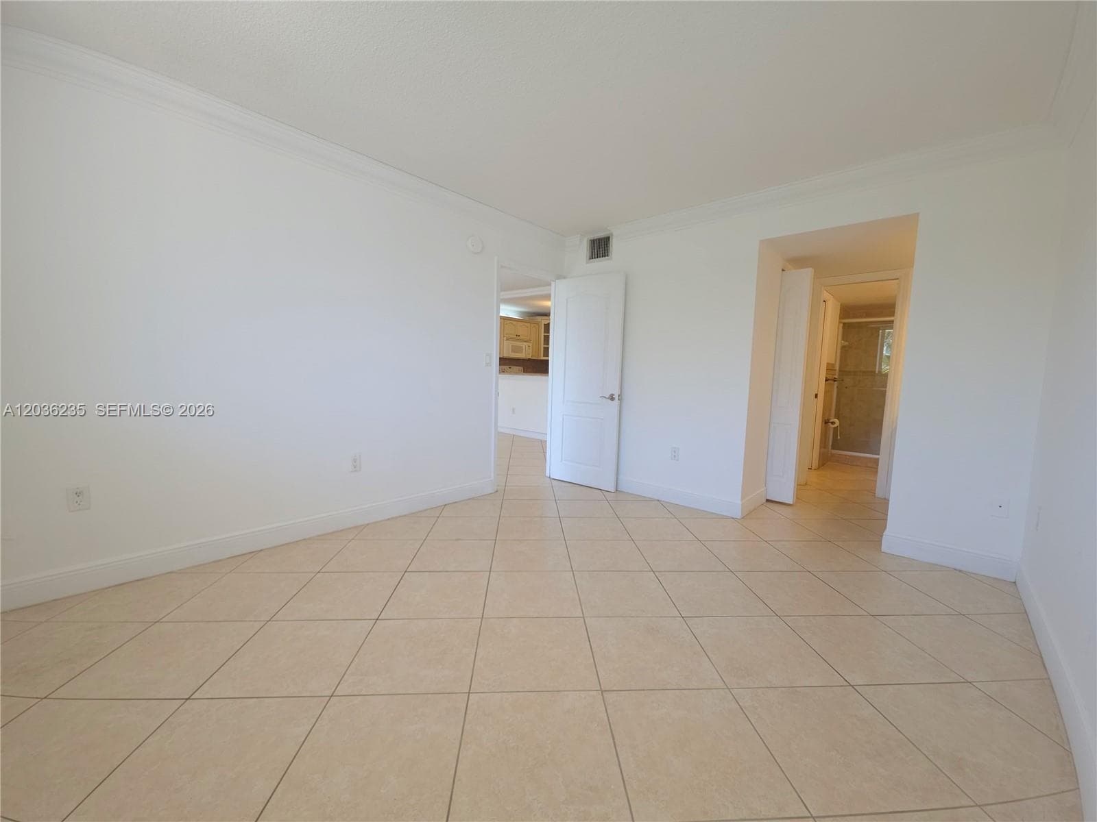 401 Ocean Dr 304 photo 11